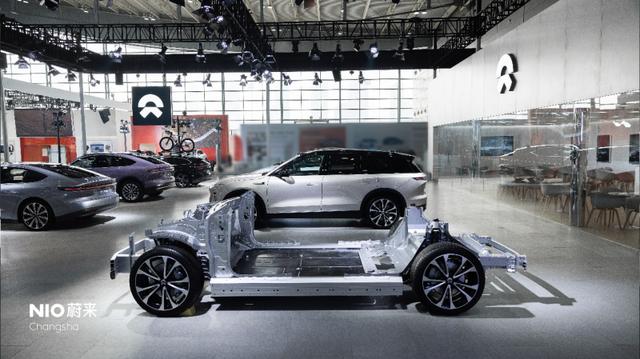 蔚來ES8實車底盤首次在長公開展示-有駕