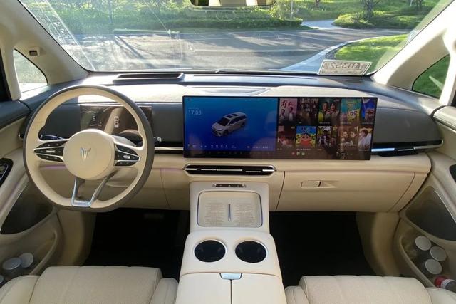 嵐圖夢想家成中高端新能源MPV標桿，11月破萬臺-有駕