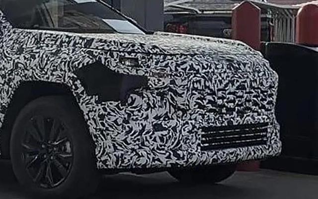 與bZ4X同款前臉？豐田全新一代RAV-4外觀首曝，燃油黨的希望-有駕