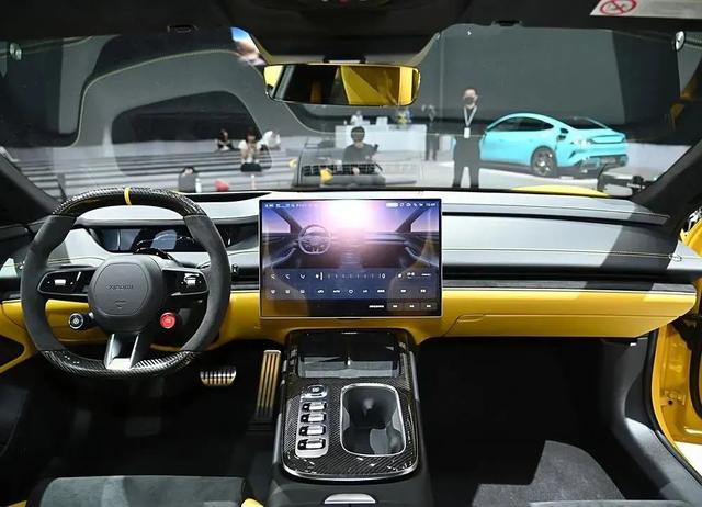 全球最速四門電跑？小米SU7，爆1548馬力，零百加速不到2秒！-有駕