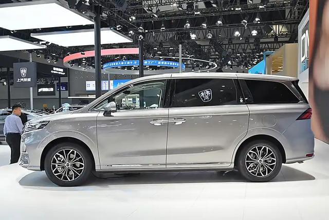 國產插混版&ldquo;埃爾法&rdquo;，車長超5米+航空座椅，售價不到20萬！-有駕