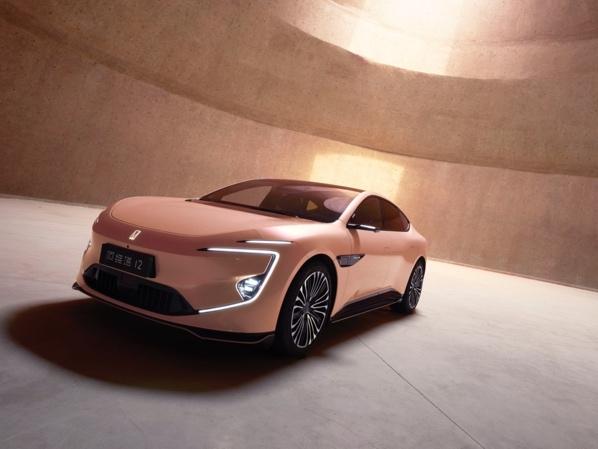 阿維塔12未來設計語言，比上新配色的智界S7顏值更高-有駕