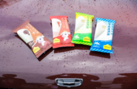 當(dāng)汽車駛?cè)氤蓖婺翀觯萝嚢l(fā)布會玩成「甜蜜派對」