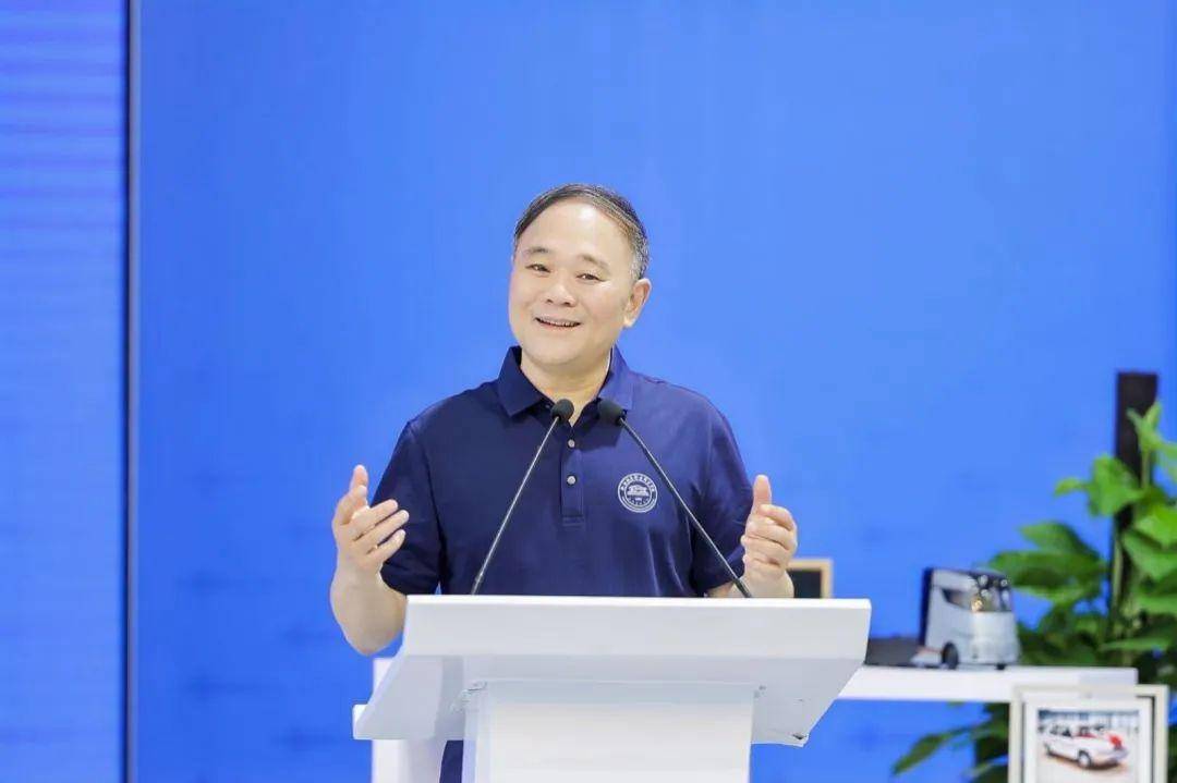 7月15日,吉利汽車與極氪正式簽署合并協議,極氪從紐交所退市成為吉利全資子公司