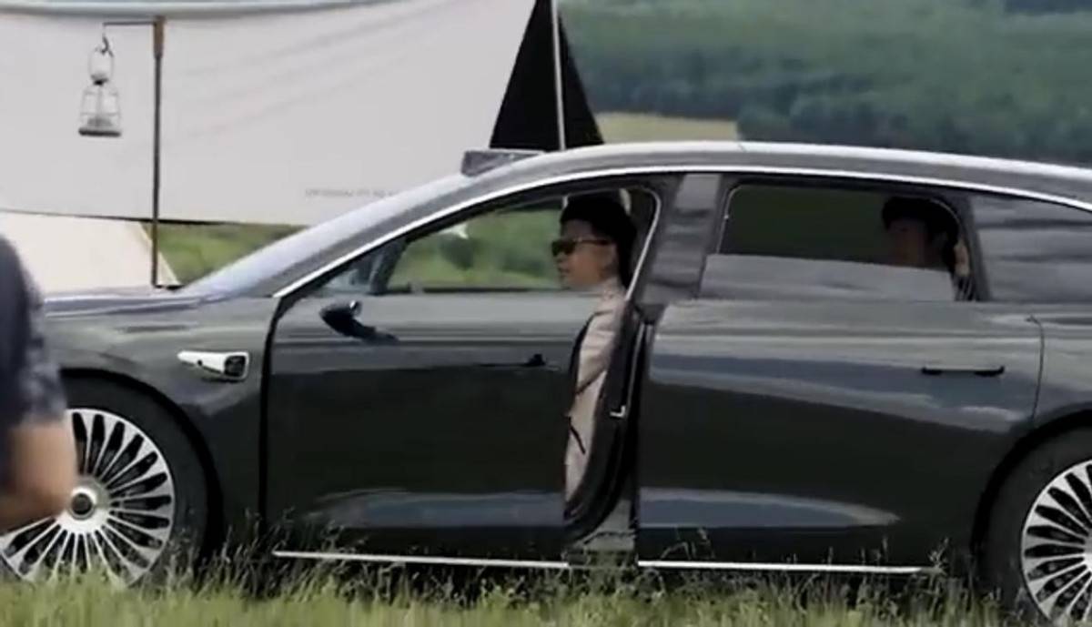 享界S9T無偽裝路測視頻曝光,高端豪華市場即將再度變天?