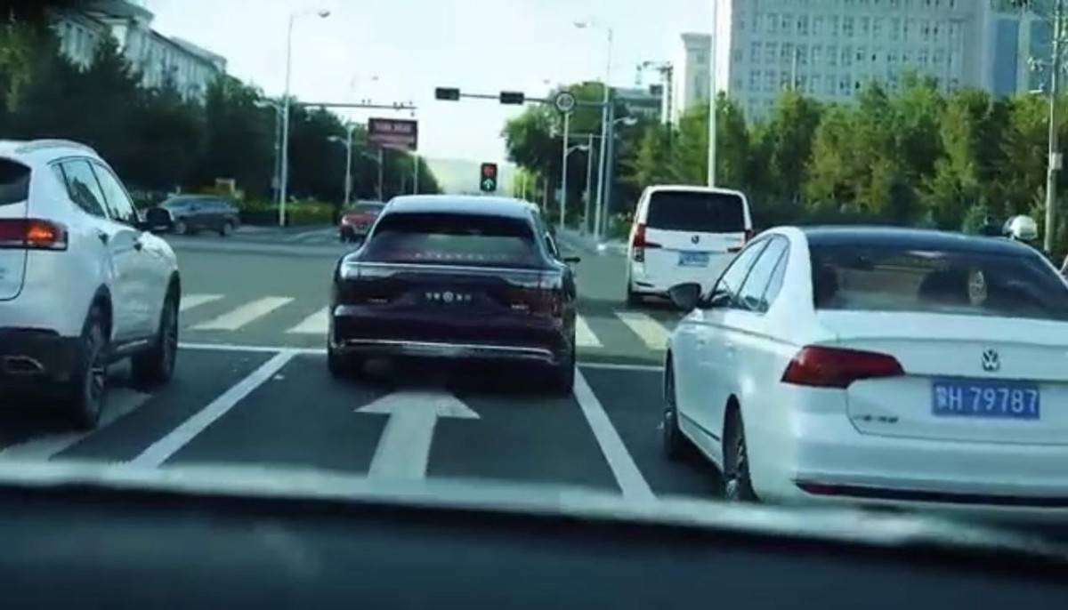 享界S9T無偽裝路測視頻曝光,高端豪華市場即將再度變天?