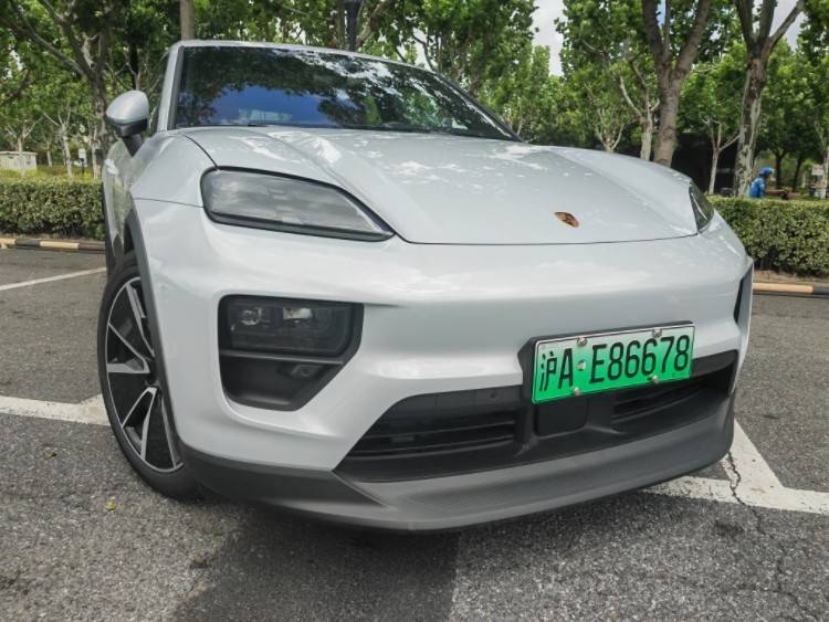 邁入電動(dòng)時(shí)代 體驗(yàn)全新純電Macan4