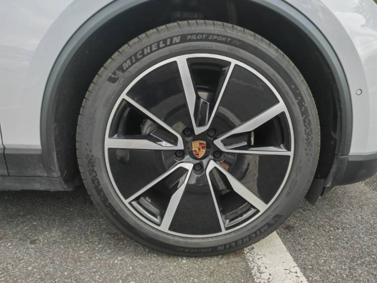 邁入電動(dòng)時(shí)代 體驗(yàn)全新純電Macan4