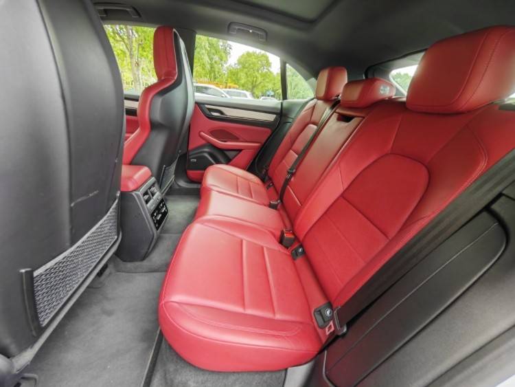 邁入電動(dòng)時(shí)代 體驗(yàn)全新純電Macan4