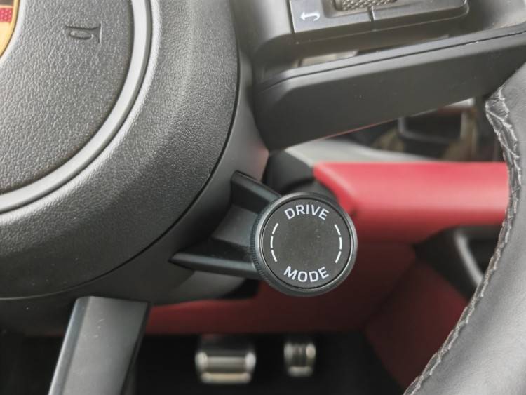 邁入電動(dòng)時(shí)代 體驗(yàn)全新純電Macan4