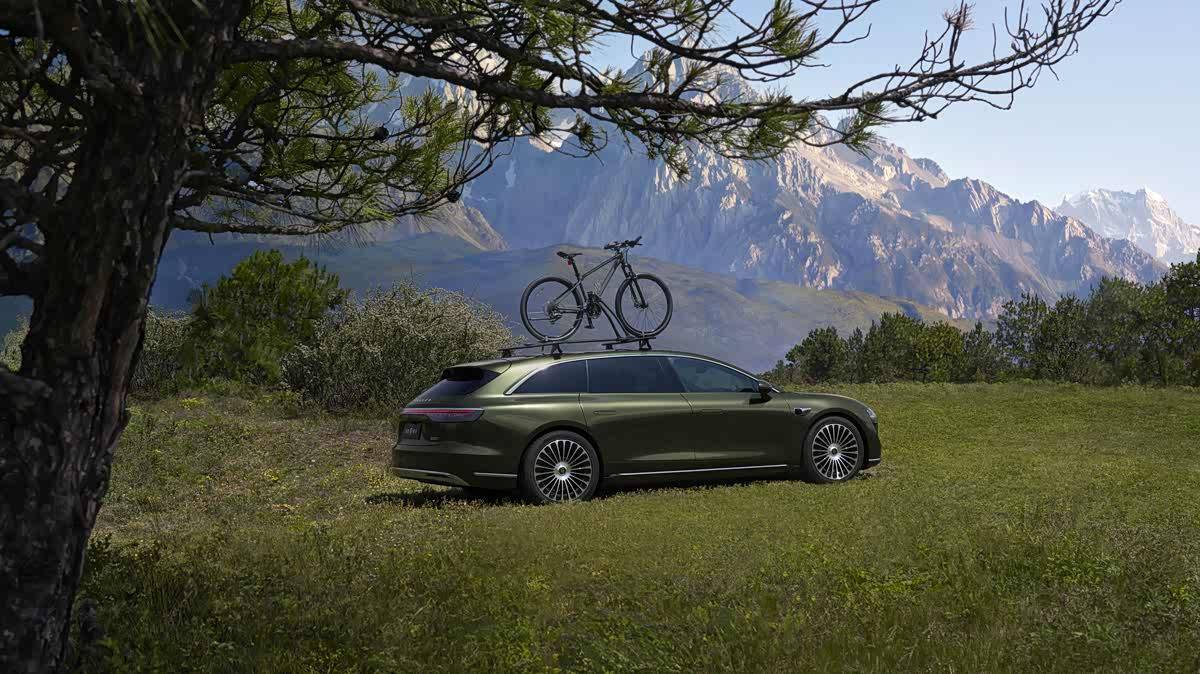 疑似配備副駕娛樂屏 享界S9T內飾諜照曝光