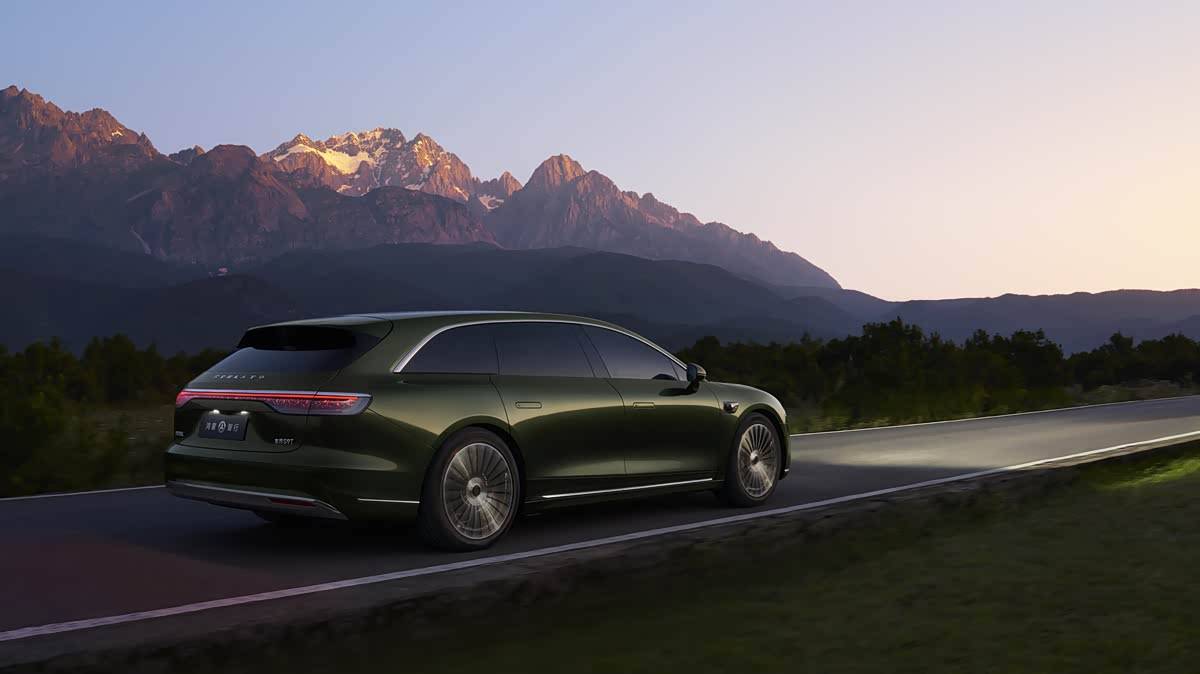 疑似配備副駕娛樂屏 享界S9T內飾諜照曝光