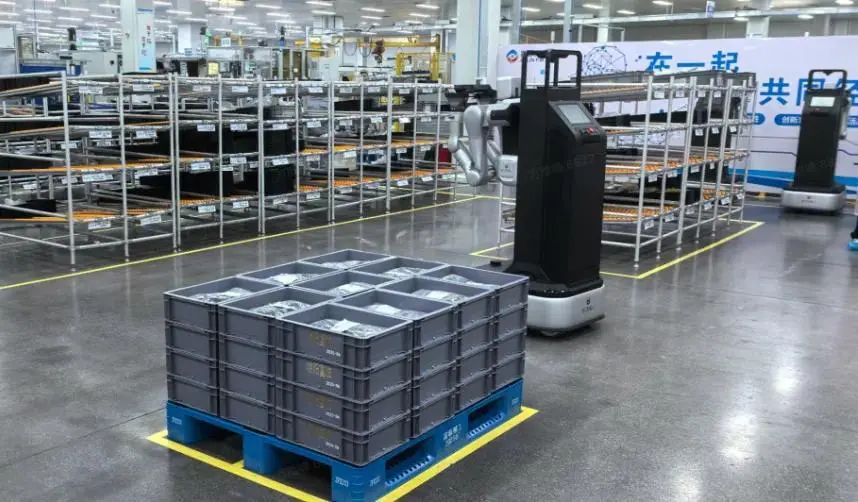 智元機器人與富臨精工千萬級合作落地 遠征A2-W實現規模化應用 圖片