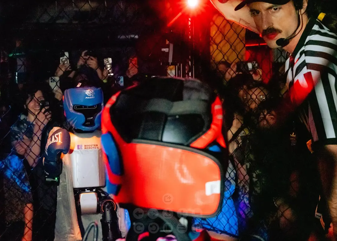 舊金山地下“賽博格斗場”走紅:中國人形機(jī)器人鐵籠對(duì)戰(zhàn),一票難求 加速進(jìn)化的T1人形機(jī)器人