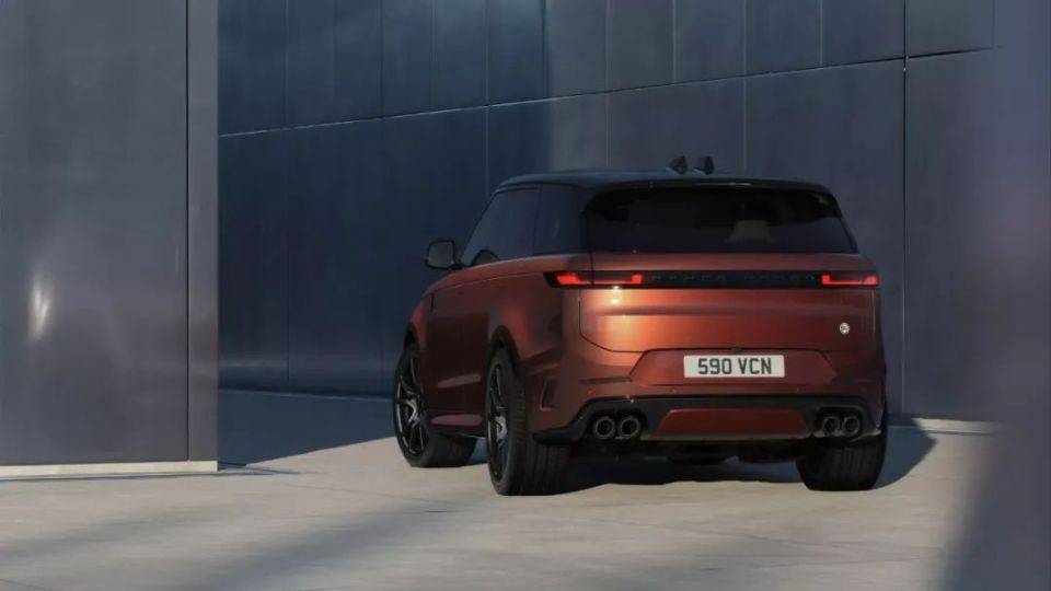 路虎攬勝運(yùn)動(dòng)SV Carbon,搭4.4TV8動(dòng)力