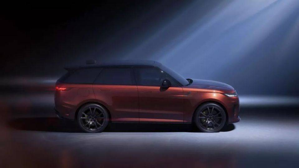 路虎攬勝運(yùn)動(dòng)SV Carbon,搭4.4TV8動(dòng)力