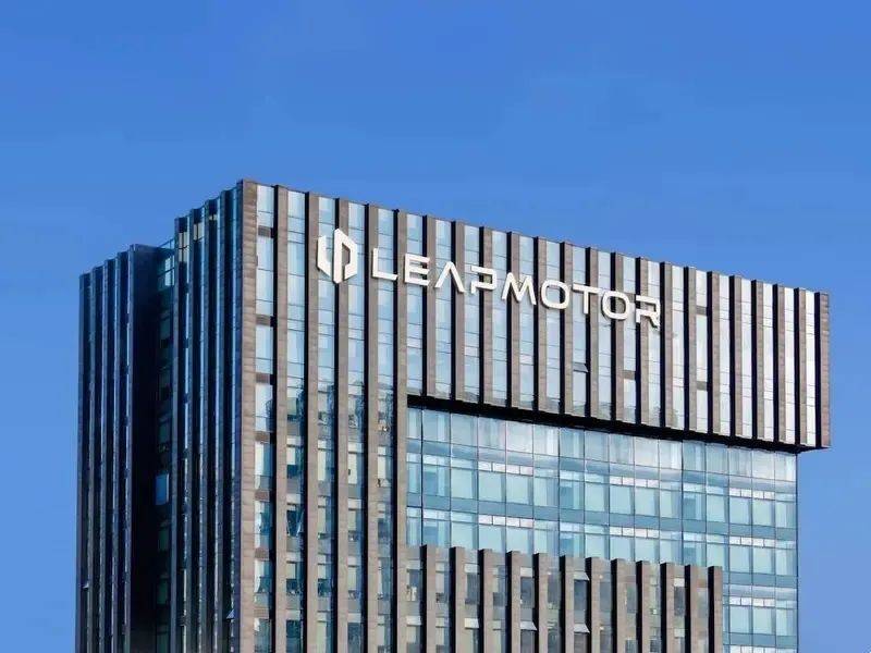 東風(fēng)納米回應(yīng)L2輔助駕駛跑偏,別克真龍?jiān)龀滔到y(tǒng)發(fā)布,零跑汽車外供電池包