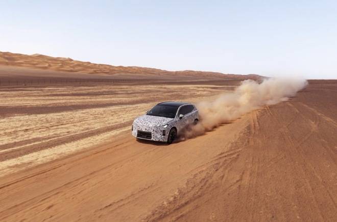 豪華“超混”新玩家 沃爾沃全新XC70報道