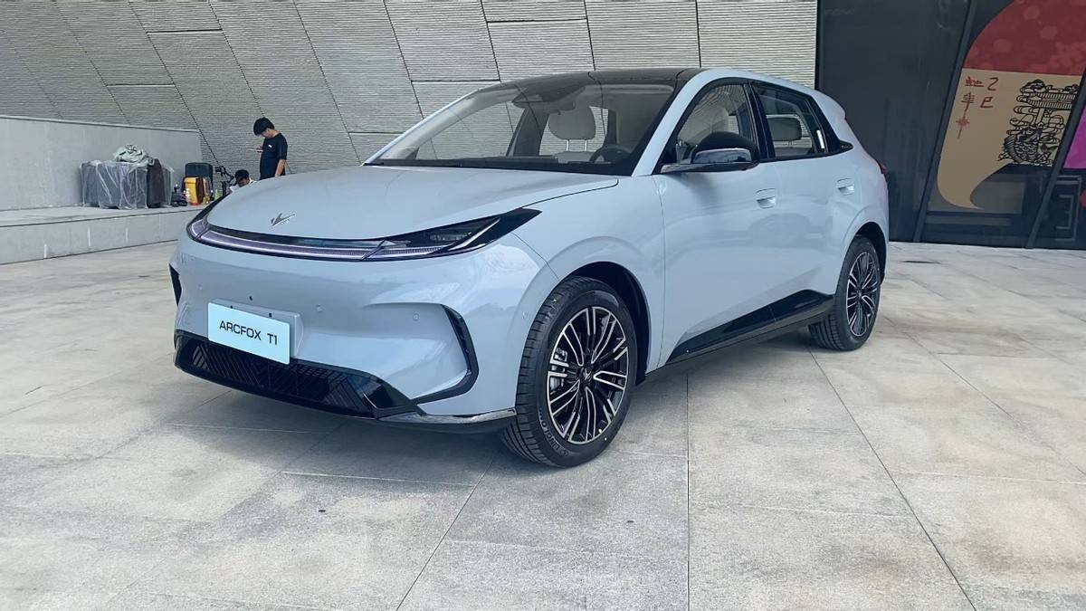 靜態體驗極狐 T1:時尚元素與越級空間交織成心動選擇