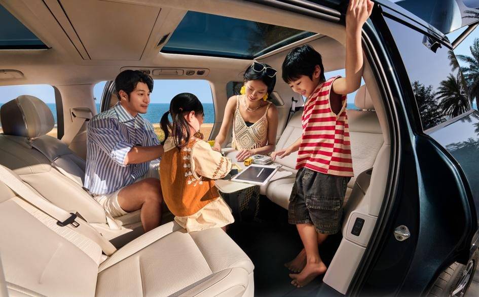 領(lǐng)克900主銷車型2.0T Ultra版占比達64%,突破35萬價位段壁壘,助力領(lǐng)克成為中國品牌高端化進程中的“現(xiàn)象級樣本”